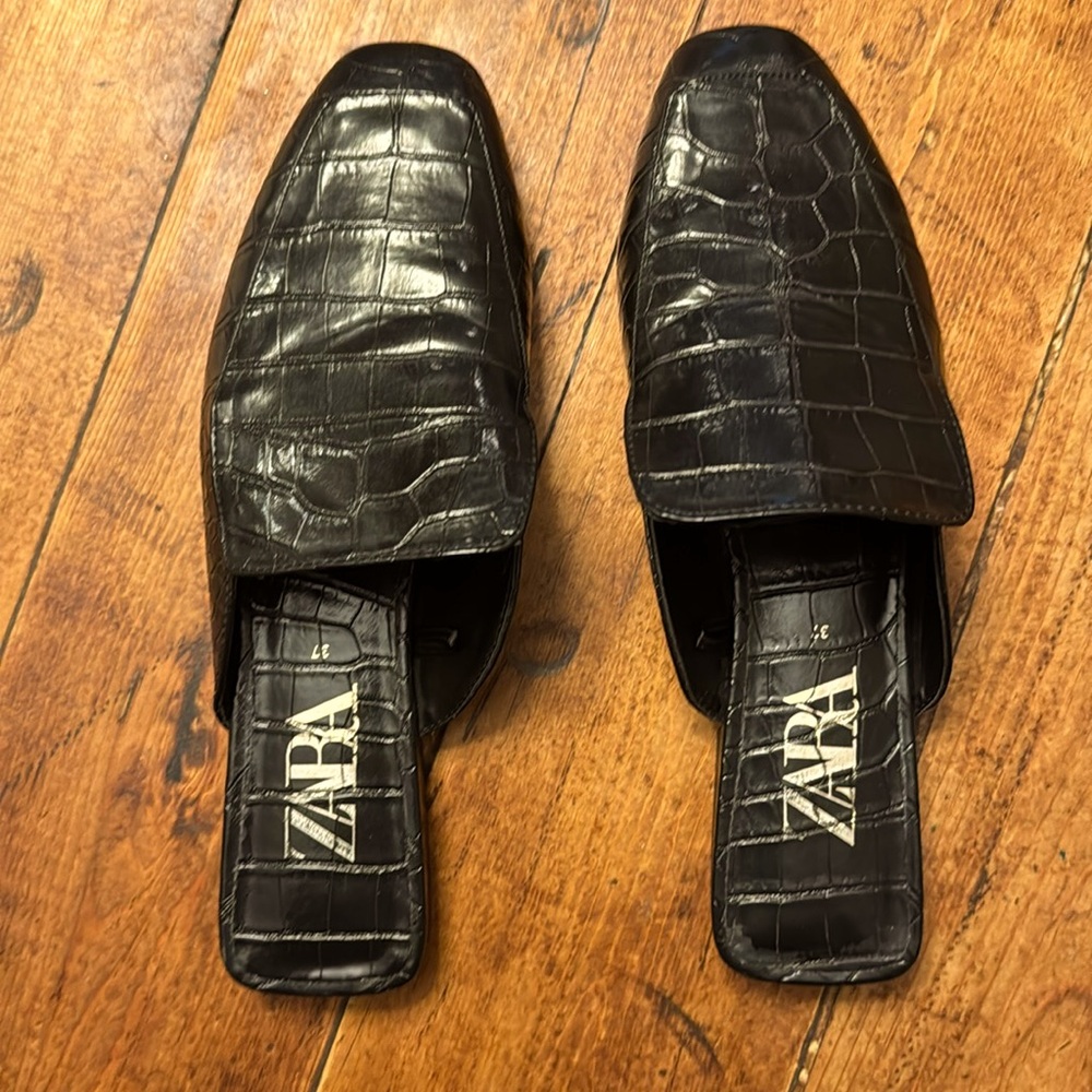 Zara black crocodile embossed flat mules size 37